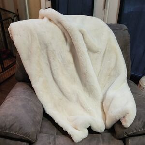 Magaschoni Cream Plush Throw Blanket